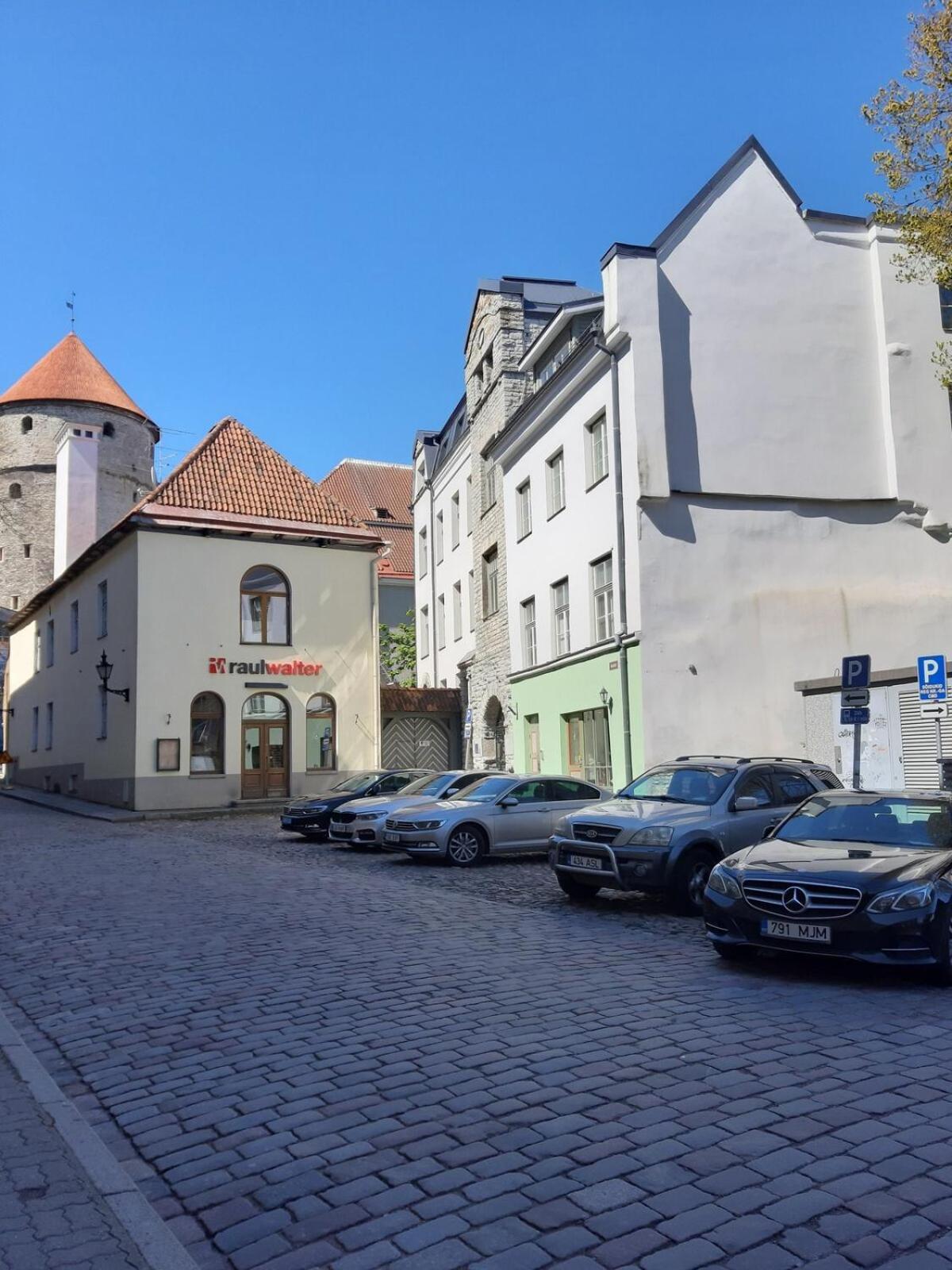 Tallinnhousing Knights And Nobility -3 Bdr Apartment